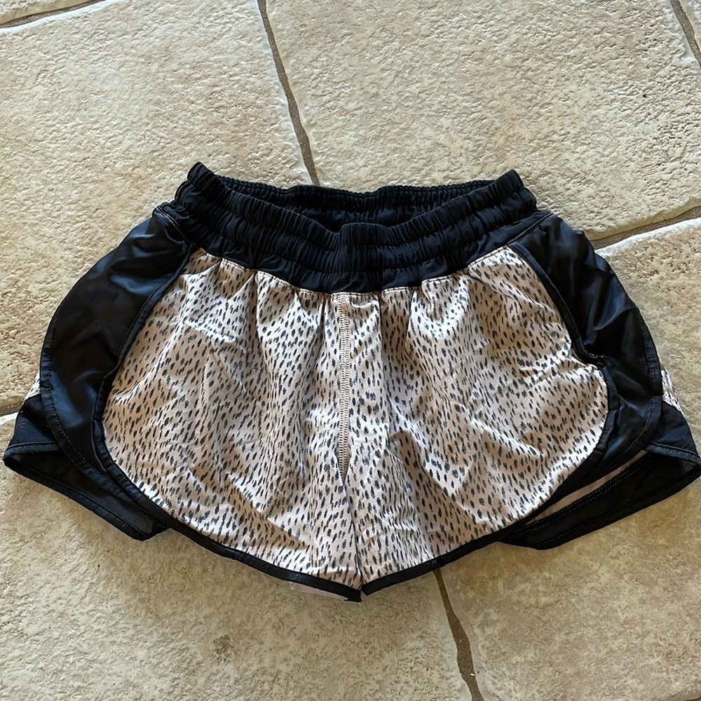 Lululemon Hotty Hot Short Dottie Dash Grain Black